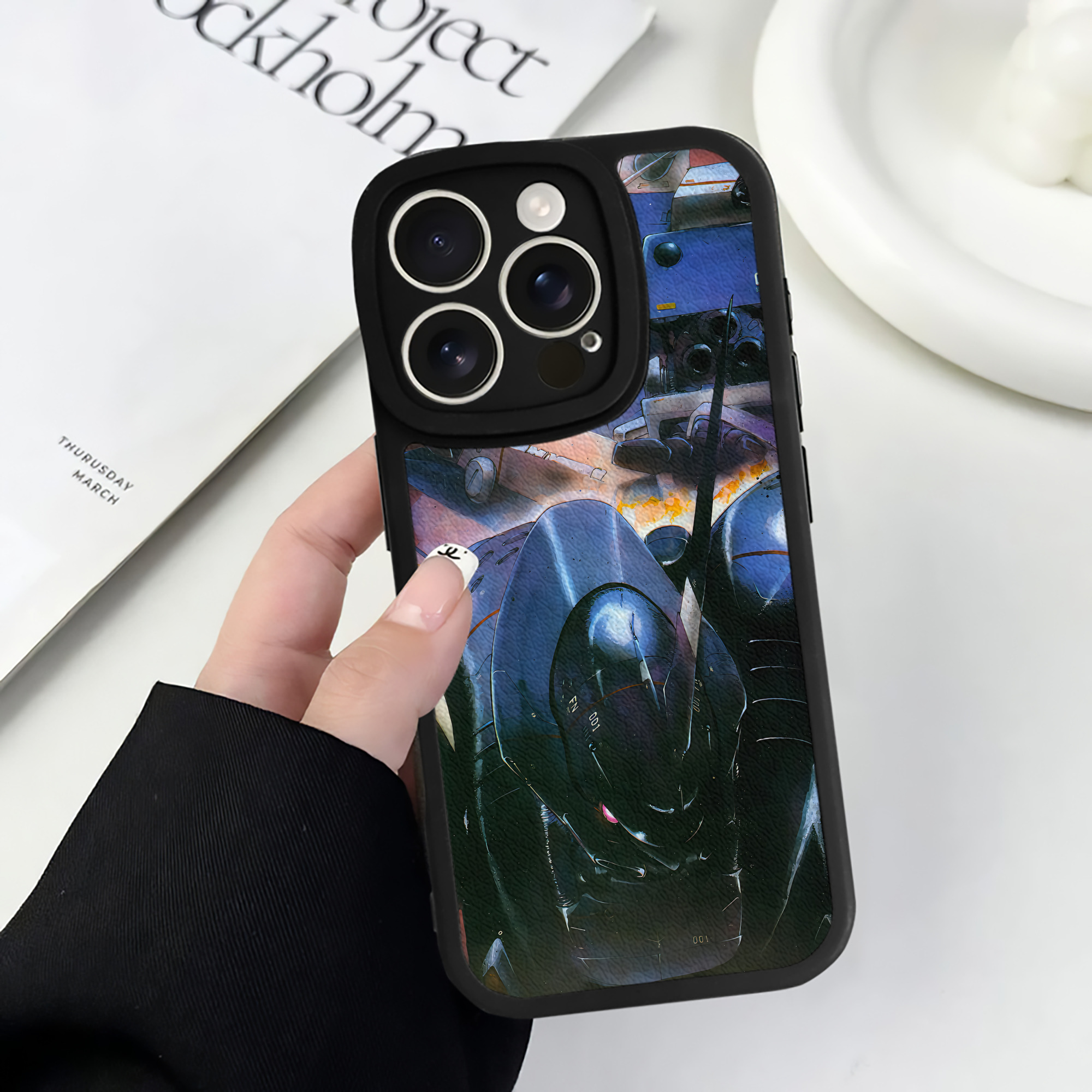 （画像用） 機動戦士ガンダム Mobile Suit Gundam 【iPhone 16シリーズ対応】シリコンスマホケース（レザー調） 材質：シリコン